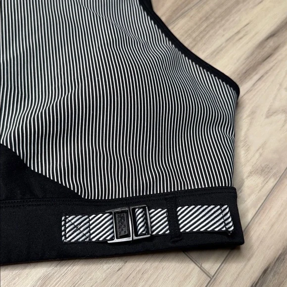 Zyia Black Chiaroscuro Buckle Bra - Picture 3 of 8